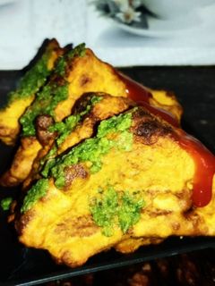 आलू ब्रेड पकौड़ा (aloo bread pakoda recipe in Hindi) रेसिपी मुख्य फोटो