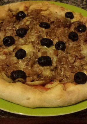Una foto de Pizza de atún
