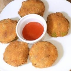 A picture of Capsicum potato patties.