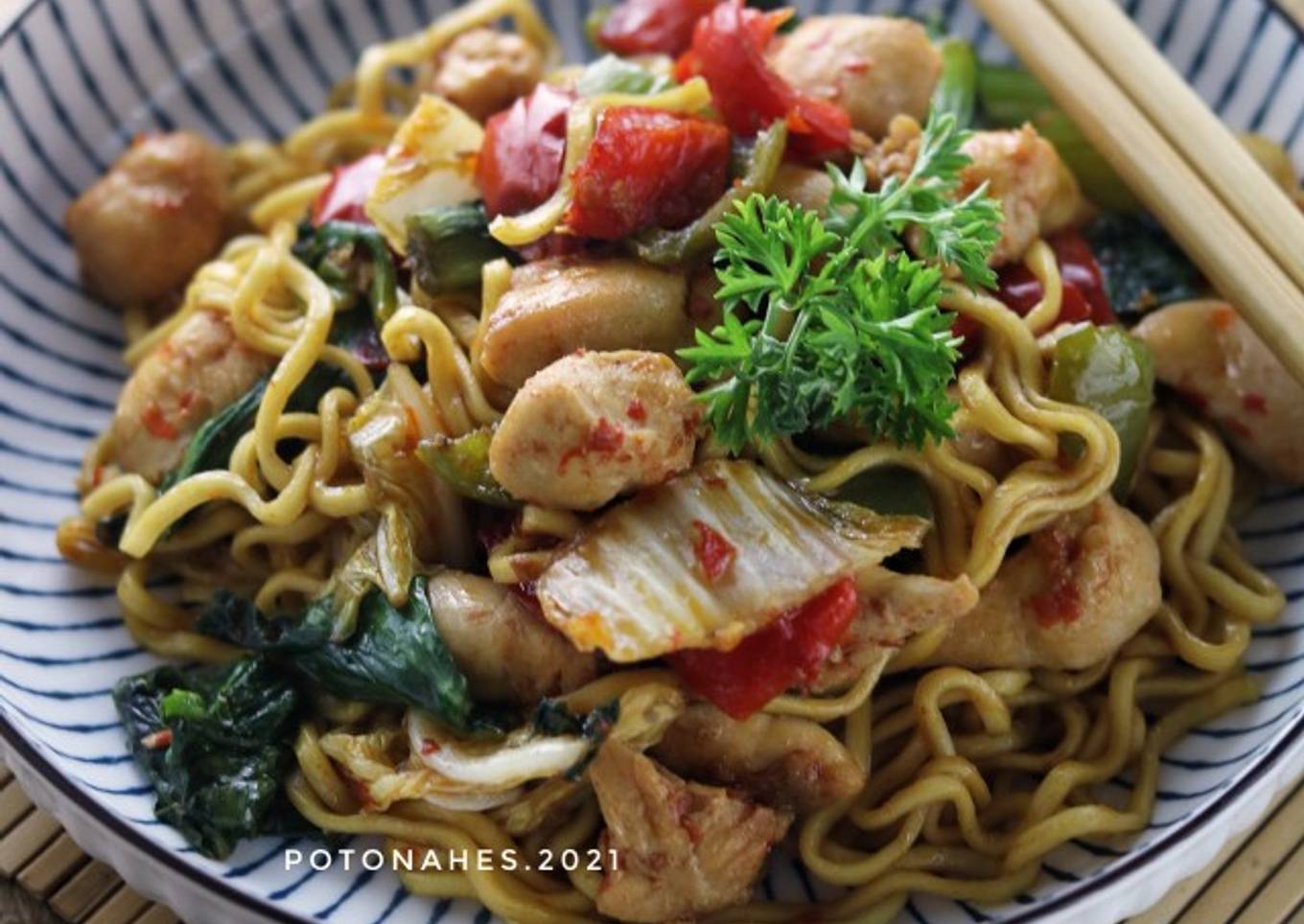 Mie Goreng Ayam Sayuran