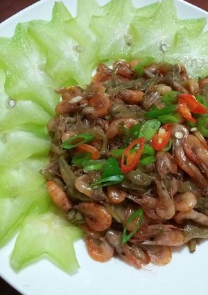 Hình của món Tép rang khế .