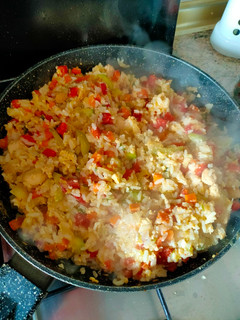 Una foto de Arroz frito con pollo