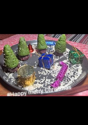 A picture of Sesame Mawa Christmas tree 🎅 🎄.