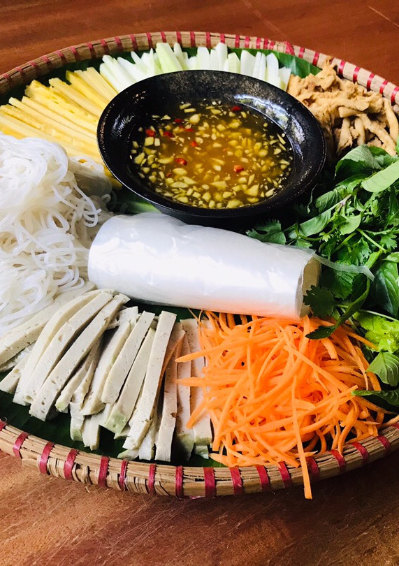 Hình của món Gỏi cuốn chay.