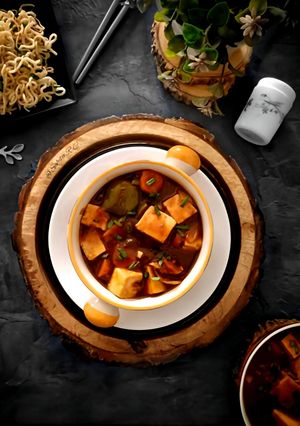 A picture of Chili Paneer With vegetables.