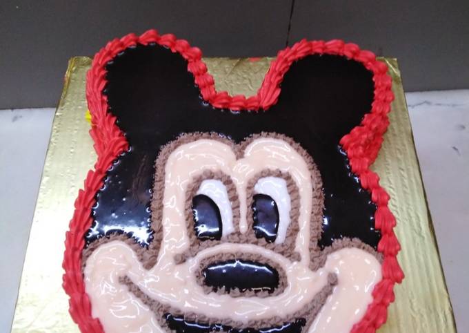 Mickey Mouse Cake - Crazy for Crust
