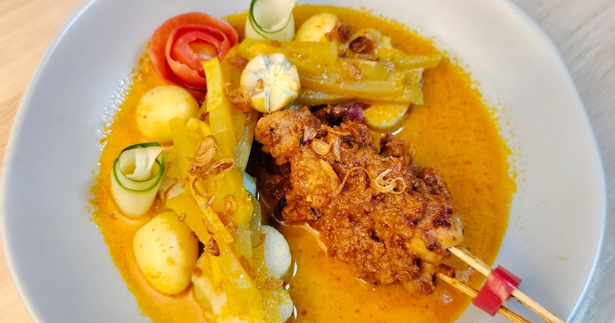 Sate Ayam Banjar & Lontong Sayur