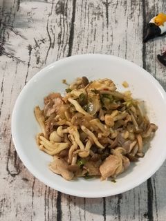 超省時便當菜:雙菇炒雞丁 的食譜成品照片