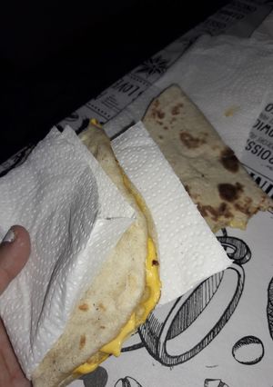 Una foto de Quesadilla de cheddar(LA MASA SIRVE PARA TACOS)