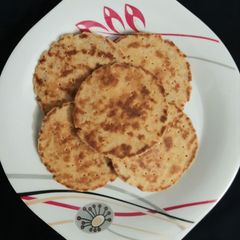 A picture of Crispy sweet bhakhri.