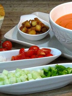 Una foto de Gazpacho Andaluz, receta tradicional muy fácil, rápida y refrescante