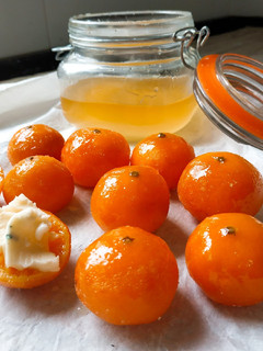 Una foto de Mini mandarinas enteras confitadas