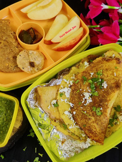 मूंग दाल पनीर स्टफ चीला (moong dal stuffed chilla recipe in Hindi) रेसिपी मुख्य फोटो