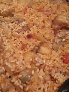 Una foto de Arroz con verduras y rape