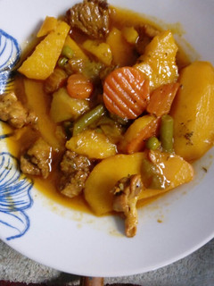 Una foto de Patatas con verduras y mix de carne