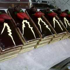 รูปของ Victorian Ganache Layer Cake