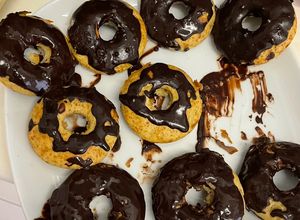 Foto principal de Donuts snickers saludables