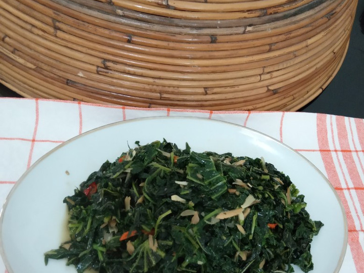 Bagaimana Menyiapkan Tumis Daun Pepaya Pahit Teri yang Bisa Manjain Lidah