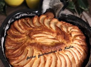 Une photo de Gâteau aux pommes et mascarpone dans un moule original 😊😊😊