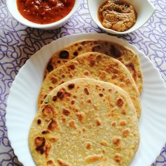 A picture of Spicy missa (gram flour) paratha.