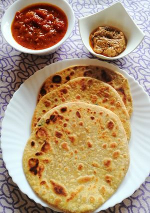 A picture of Spicy missa (gram flour) paratha.