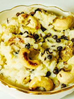 வெண் பொங்கல் (Venpongal recipe in tamil) செய்முறை முக்கிய புகைப்படம்