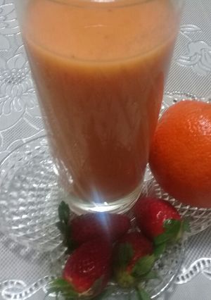 صورة لوصفة عصير كوكتيل 🍊🍓 صحي
