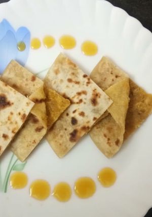 चना दाल का मीठा और नमकीन पूरन पोली (Chana dal ka meetha aur puran poli recipe in hindi) रेसिपी मुख्य फोटो