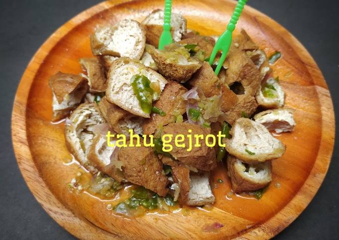 Tahu gejrot pedass