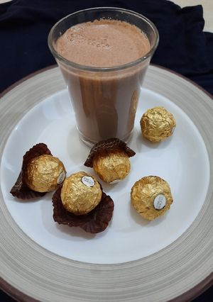 A picture of Ferrero Rocher milkshake.