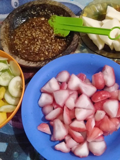 Foto resep Rujak saos kacang
