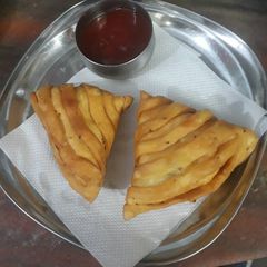 A picture of Double layer aalu samosa.