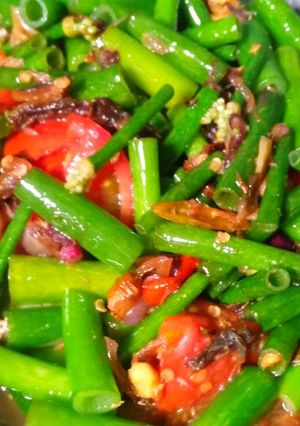 Foto resep Oseng bunga bawang ikan asin