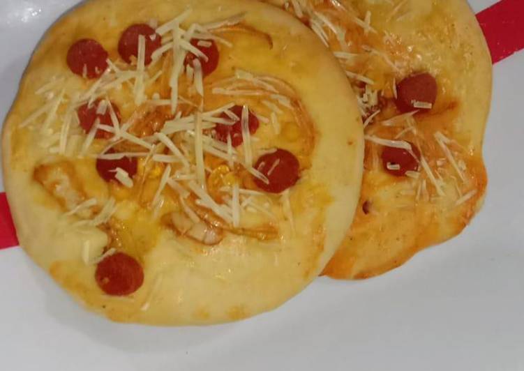 Langkah Mudah untuk Menyiapkan Pizza manis/pedas low budget yang Sempurna