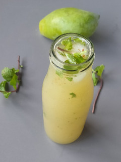 આમ પન્ના (Aam Panna Recipe In Gujarati) રેસીપી મુખ્ય ફોટો