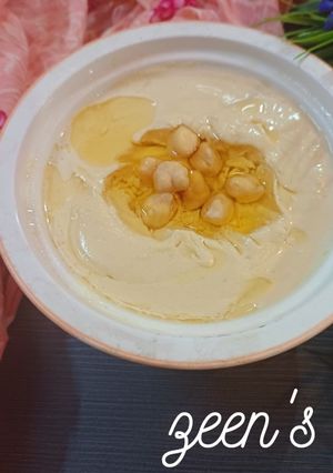 A picture of The Classic Arabic Hummus.