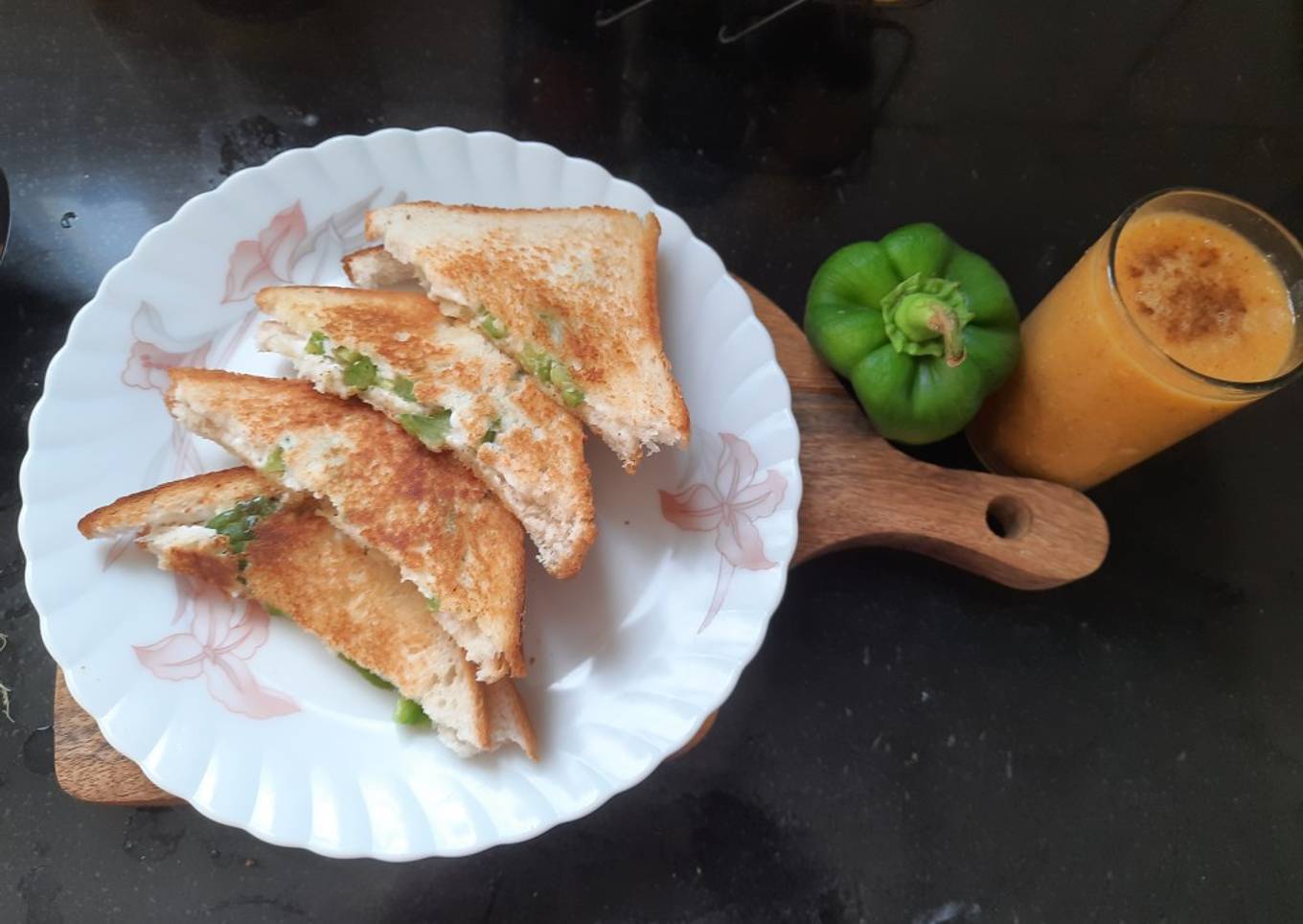 Capsicum mayonnaise sandwich