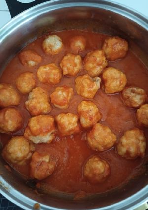 Una foto de Croquetas de pechuga de pollo con sofrito de gallina blanca