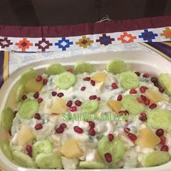 A picture of Pizza hut salad.