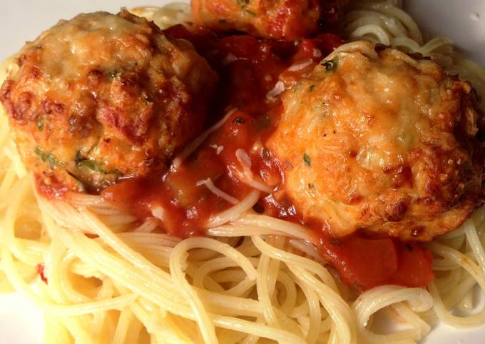 Chicken Meatballs with Garlic Spaghetti