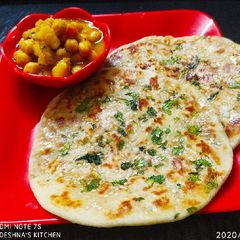 Aaloo stuffed garlic kulcha A picture of Aaloo stuffed garlic kulcha.