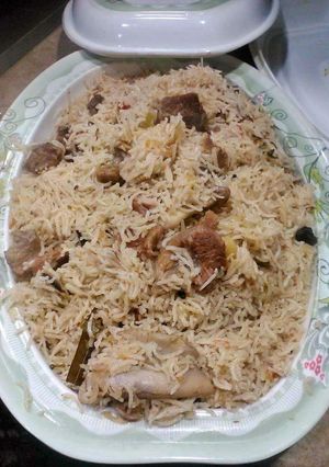 A picture of Chicken yakhani pulao.