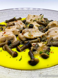 Foto di Petto di Pollo Gustoso con Chiodini e Pure
