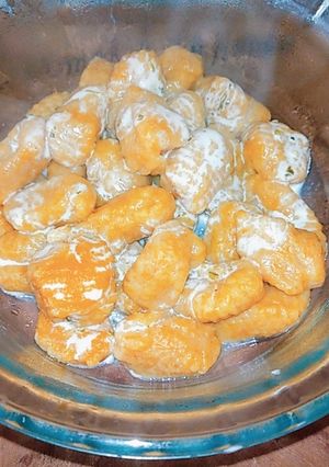 Una foto de Ñoquis de calabaza con crema😋