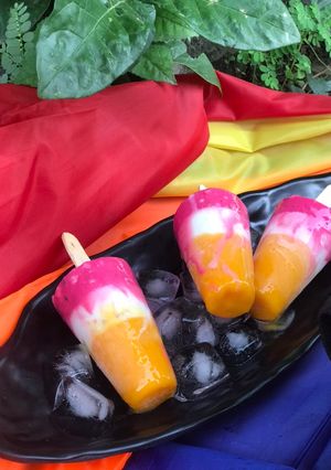 ત્રિરંગી કુલ્ફી (TriColour Kulfi Recipe In Gujarati) રેસીપી મુખ્ય ફોટો