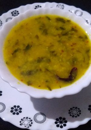 A picture of Dal palak.