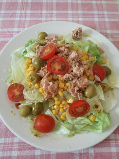 Una foto de Ensalada fácil de atún