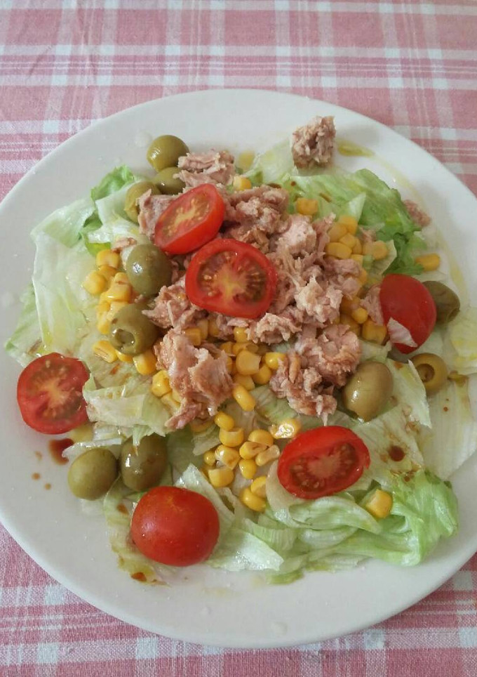 Una foto de Ensalada fácil de atún