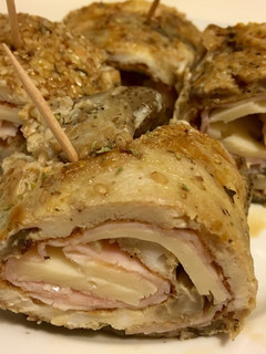 Foto principal de Rollitos de tortilla de berenjena con pavo y queso
