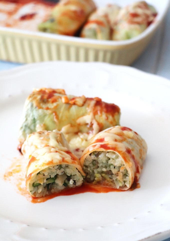Una foto de Rollitos de col gratinados